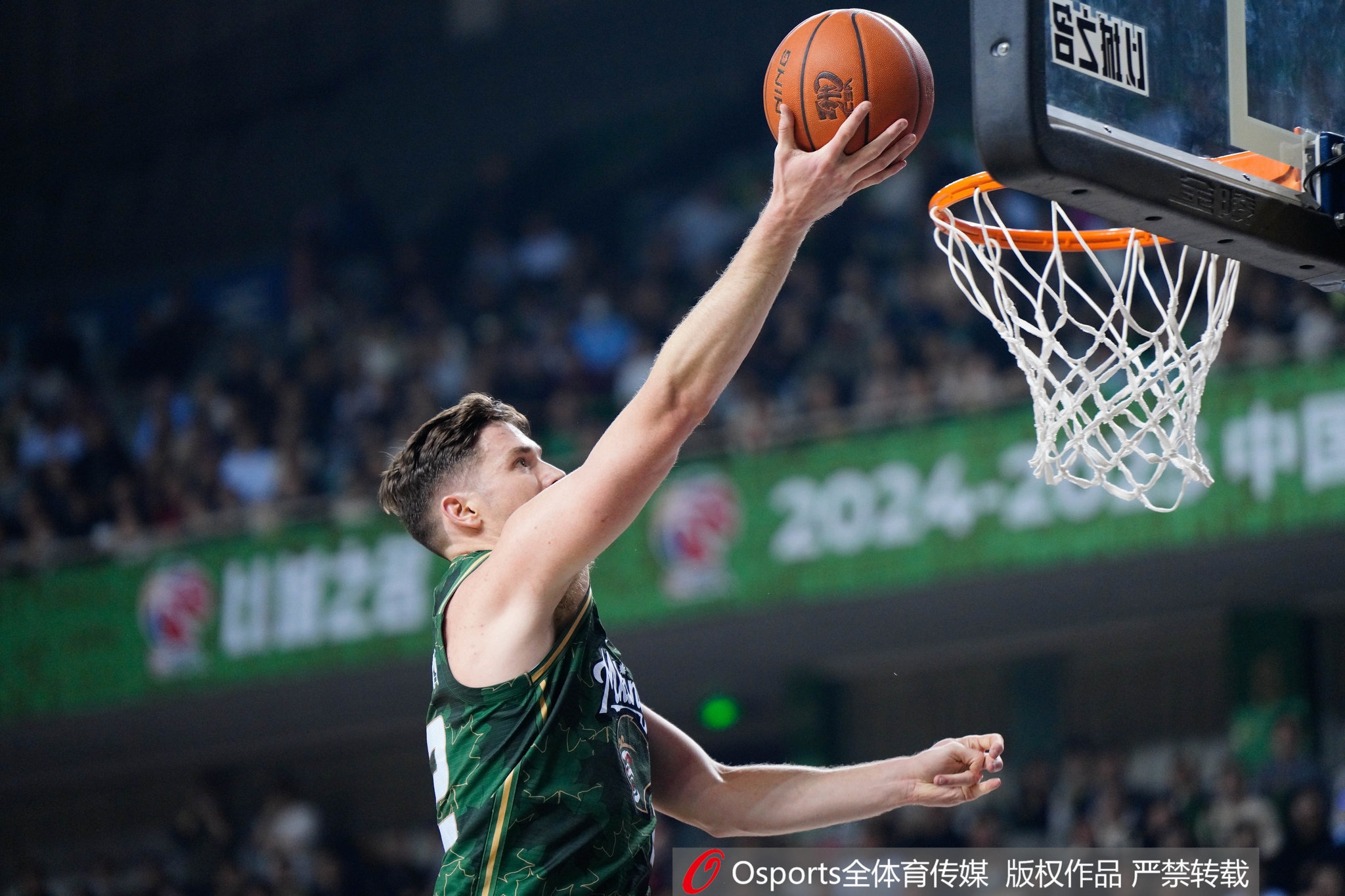 ewc-媒体人：CBA引进外援受NBA和欧洲影响不小 利夫在欧洲3年300万刀